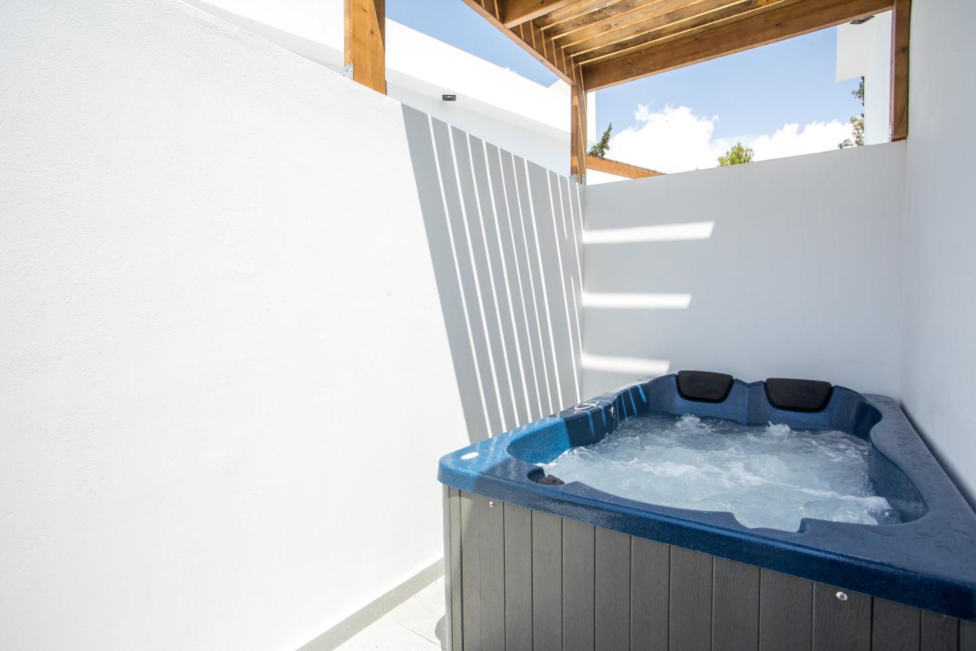 Calma Luxury Studios & Suites Faliraki Exterior foto