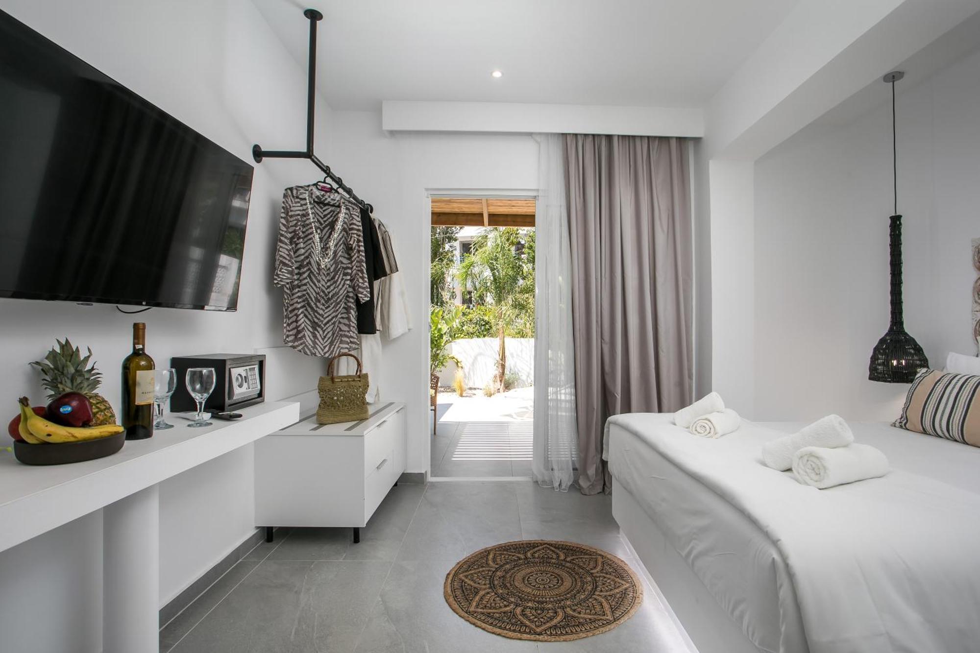 Calma Luxury Studios & Suites Faliraki Exterior foto