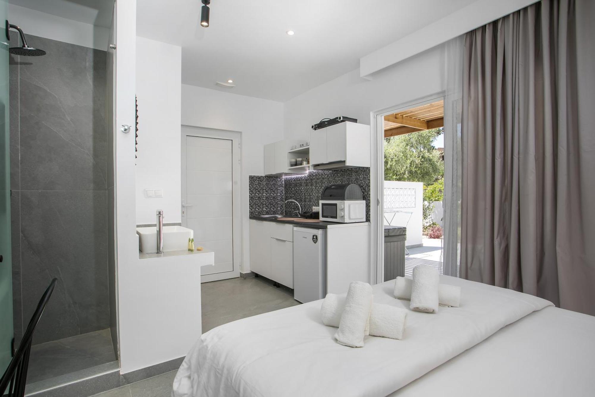 Calma Luxury Studios & Suites Faliraki Exterior foto